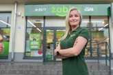 Biznes Już 10 000 franczyzobiorców Żabki. Kto prowadzi swój mały biznes pod zielonym szylde…