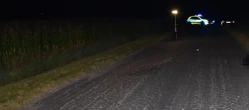 Tragiczny wypadek Tragedia! Samochód przejechał po leżącym na jezdni mężczyźnie