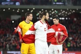 Krychowiak dla "SE" Grzegorz Krychowiak wypalił niemiłosiernie o Lewandowskim. "Ma 37 lat i wygląda na b…