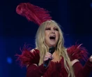 Te pióra musiały kosztować majątek! Maryla Rodowicz niczym Lady Gaga! Ta kreacja absolutnie zachwyca