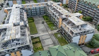 JAKA PRZYCZYNA POŻARU? Pożar w Ząbkach. Tak teraz wygląda spalony blok. Co dalej z ekspertyzą?