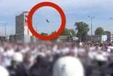 DRAMAT Opublikowano szokujące nagranie. Rzucali w policjantów szklanymi butelkami