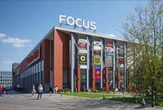 Zabrała ich karetka Wypadł z 1. piętra centrum handlowego i runął na kobietę! Szokujący wypadek w Bydgos…