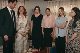 Tureckie seriale Wichrowe wzgórze. Zeynep przyjmuje zaręczyny Alpera. Jej serce krwawi