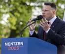Wybory prezydenckie 2025 Zarobki Sławomira Mentzena ujawnione. Co kryje oświadczenie?