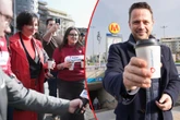 Ciekawa inicjatywa Kawa przy metrze z Rafałem Trzaskowskim! Tak dziękował mieszkańcom za oddane głosy