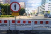 Liczne głosy krytyki Inwestycja w centrum miasta stała się koszmarem. Piesi i rowerzyści zepchnięci na ma…