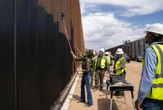 CO?! Trump chce malować mur graniczny na czarno. "Żeby parzył imigrantów". Absurd?!