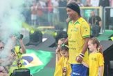 Kibicowska tęsknota za sukcesem Ronaldinho Show: Brazylijczycy czarowali, Polacy biegali, pełny po brzegi Stadion Śl…