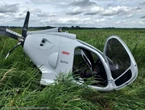 Wypadek lotniczy Wiatrakowiec runął na ziemię! W środku dwóch mężczyzn. Pilota zabrało LPR [ZDJĘCIA]
