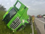 Utrudnienia dla kierowców Koszmarny poranek na A4. Ciężarówka w rowie, stworzył się gigantyczny korek