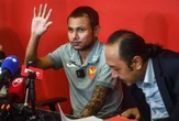Niezwykła historia w świecie futbolu Reprezentacyjny piłkarz został oblany kwasem. Doznał oparzeń czwartego stopnia, ale …