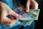 Zarobki w Polsce Płaca minimalna ponad 5 tys. zł. Padła data