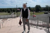 Sprawdzamy, kim był „fałszywy ksiądz” To znany policji prowokator! Wiemy kim jest fałszywy ksiądz, który wszedł na mszę z Nawrockim w USA