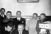 Super Historia Pakt Ribbentrop-Mołotow: Jak Hitler i Stalin podzielili Polskę