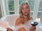Wredny komentarz fanki zszokował Koroniewską. Aktorka nie wierzy własnym oczom. Wi...