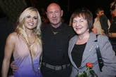 Dobry pomysł? Doda urządza rodzicom pokój spokojnej starości. Mówi o niepełnosprawności. "Brutalne"