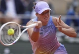 Roland Garros. Szybka wygrana Igi Świątek cieszyła się po zlaniu Emmy Raducanu. „Zagrałam tak jak chciałam”