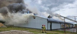 dramat! Potężny pożar Biedronki w Buku! Na miejscu 24 zastępy straży pożarnej