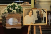 SPOCZYWAJ W POKOJU Anna Wajszczuk-Religa przeżyła 85 lat. Wzruszające słowa córki na pogrzebie mamy