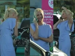 Mamy zdjęcia paparazzi Wielka dama tankuje sama! Małgorzata Kożuchowska jeździ porshe w niebotycznych obcas…