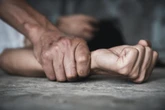 DRAMATYCZNA HISTORIA Pobił i trzykrotnie brutalnie zgwałcił swoją koleżankę! Usłyszał wyrok