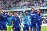 Kolejorz już nie wypuści tej szansy? Lech ograł Legię i pędzi po tytuł? "Nie czujemy się mistrzami"