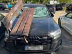 SZOK! Ławką wybili szybę, liczne samochody zdewastowane. Wandale z Warszawy poszukiwani