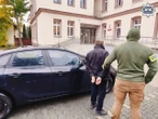 Wpadł w szał 65-latek oblał partnerkę benzyną i groził podpaleniem. Wszystko przez grę w karty