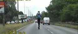 takie rzeczy tylko w Bydgoszczy Hulajnoga zamiast motocykla? 17-latek pędził ulicą jak rajdowiec. Jest nagranie!