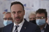 Co się wydarzyło? Piekło zamarzło! Tusk nagrodził Janusza Kowalskiego oklaskami, czym sobie zasłużył?