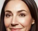 Strefa beauty Najlepszy kolor eyelinera dla kobiet po 50-tce. Otwiera oko i maskuje opadającą powiekę. Kreski tym kolorem są lepsze niż czarne