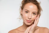 Strefa beauty Skóra muśnięte słońcem bez wychodzenia z domu? Te 3 kosmetyki to bezpieczna alternat…