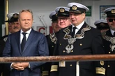 Premier na pokładzie „Daru Młodzieży" Donalda Tusk z wizytą u przyszłych marynarzy. Wspomniał o swoim teściu
