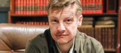 Zobaczcie, jak mieszka Rafał Mroczek. Daleko mu do luksusów innych gwiazd [ZDJĘCIA]