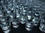 Najnowsze dane Gdzie pije się najwięcej "małpek"? Te miasta dominują w spożyciu alkoholu!