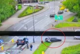 SZOK Pijany kierowca BMW "skosił" skrzyżowanie i wjechał w pieszych! Przerażające nagranie spod Piaseczna