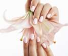 Modny manicure Manicure na wiosnę. Takie paznokcie będą królowały w salonach kosmetycznych. Pasują …