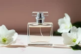Strefa perfum Rossmann to dzisiaj obowiązkowy przystanek dla Polek! Przecenili o ponad 200 zł jedn…