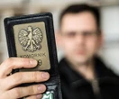 Egzekucja komornicza Komornik a renta socjalna: Ile może zająć?
