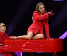 Wielkie wow Doda nie mogła się zdecydować. Mikroskopijna stylizacja i futro w Sopocie!