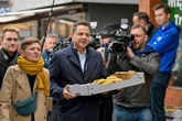 Były drożdżówki! Trzaskowski nie pozostaje dłużny Nawrockiemu! Tam pojawił się w poniedziałek. "Trzeb…