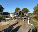 O krok od tragedii! Pociąg uderzył w ciężarówkę pod Wąbrzeźnem! Kierowca wyskoczył z pojazdu przed zderzeniem