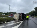 Wypadek Autostrada A4 zablokowana przez przewróconą cysternę. Lądował śmigłowiec LPR