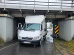 Posypały się mandaty Utknął pod wiaduktem. Policja odkryła poważne oszustwo