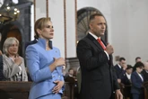 Miała ważne zadanie Gwiazda "Barw szczęścia" czyta w kościele na mszy za Karola Nawrockiego! Mówią, że to "aktorka Rydzyka"