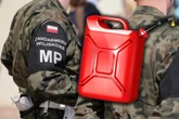 Nowe informacje z prokuratury Żołnierze kradli paliwo z jednostki! Jeden z nich wpadł po pościgu. Są zarzuty