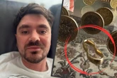 Symboliczne Daniel Martyniuk wrzucił zdjęcie zgniecionej obrączki. Chwilę później doszło do skandalu w samolocie!