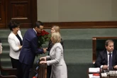 Wszystko jasne Koniec ośmioletnich rządów Prawa i Sprawiedliwości. Kwiaty pocieszenia dla Morawieck…