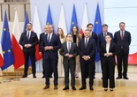 W punkt? Zapytaliśmy AI jako ocenia rekonstrukcja. Nie zostawiła na Tusku suchej nitki